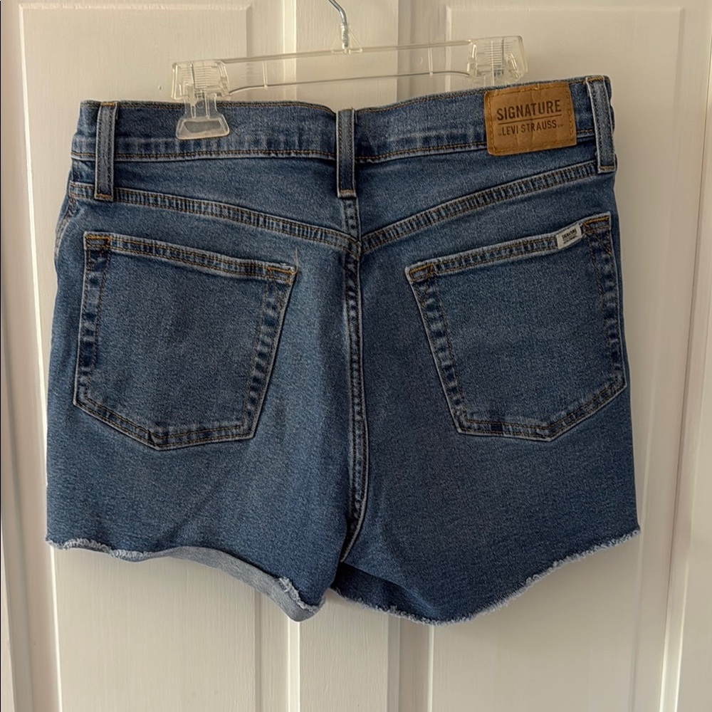 Signature Levi Heritage High Rise Women's Shorts Classic Americana - Picture 2 of 3